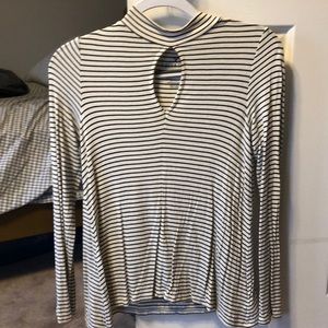 Black and White AE long-sleeve